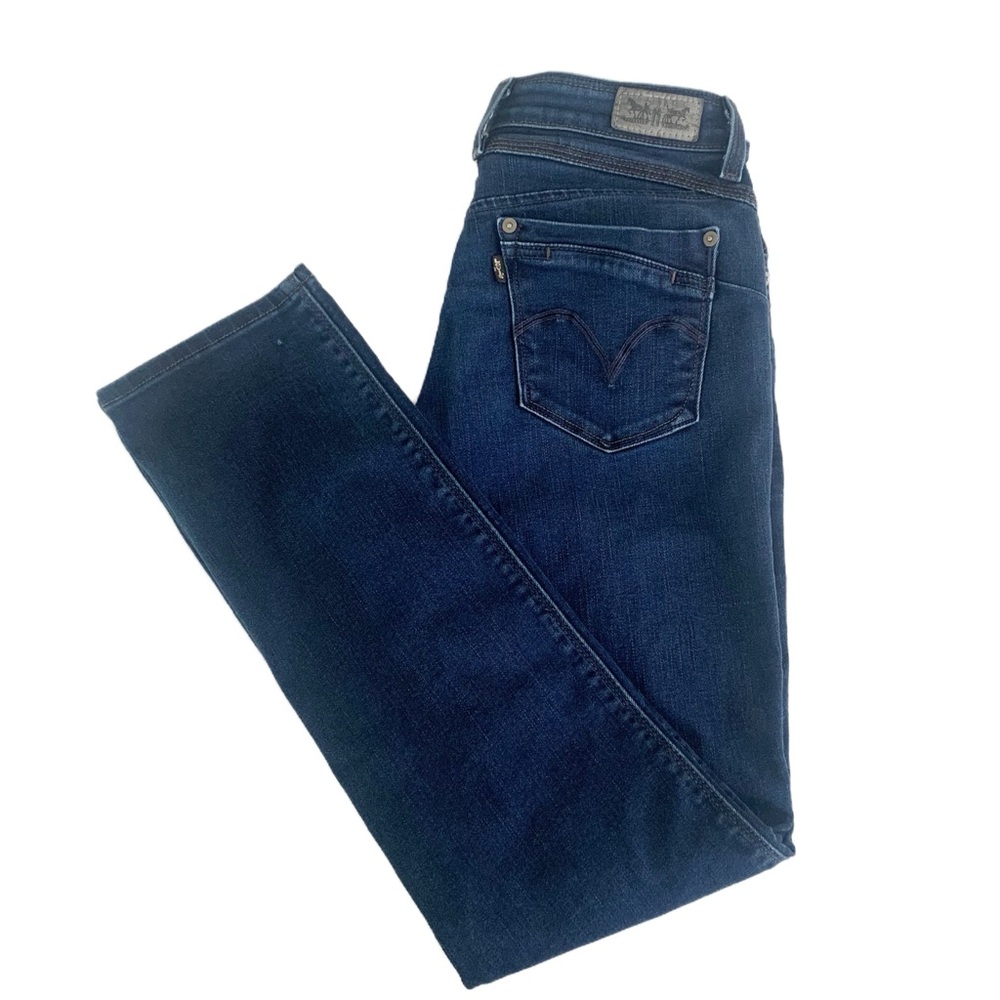 Levi’s Flatters & Flaunts Dark Blue Wash Skinny Jeans Size 8